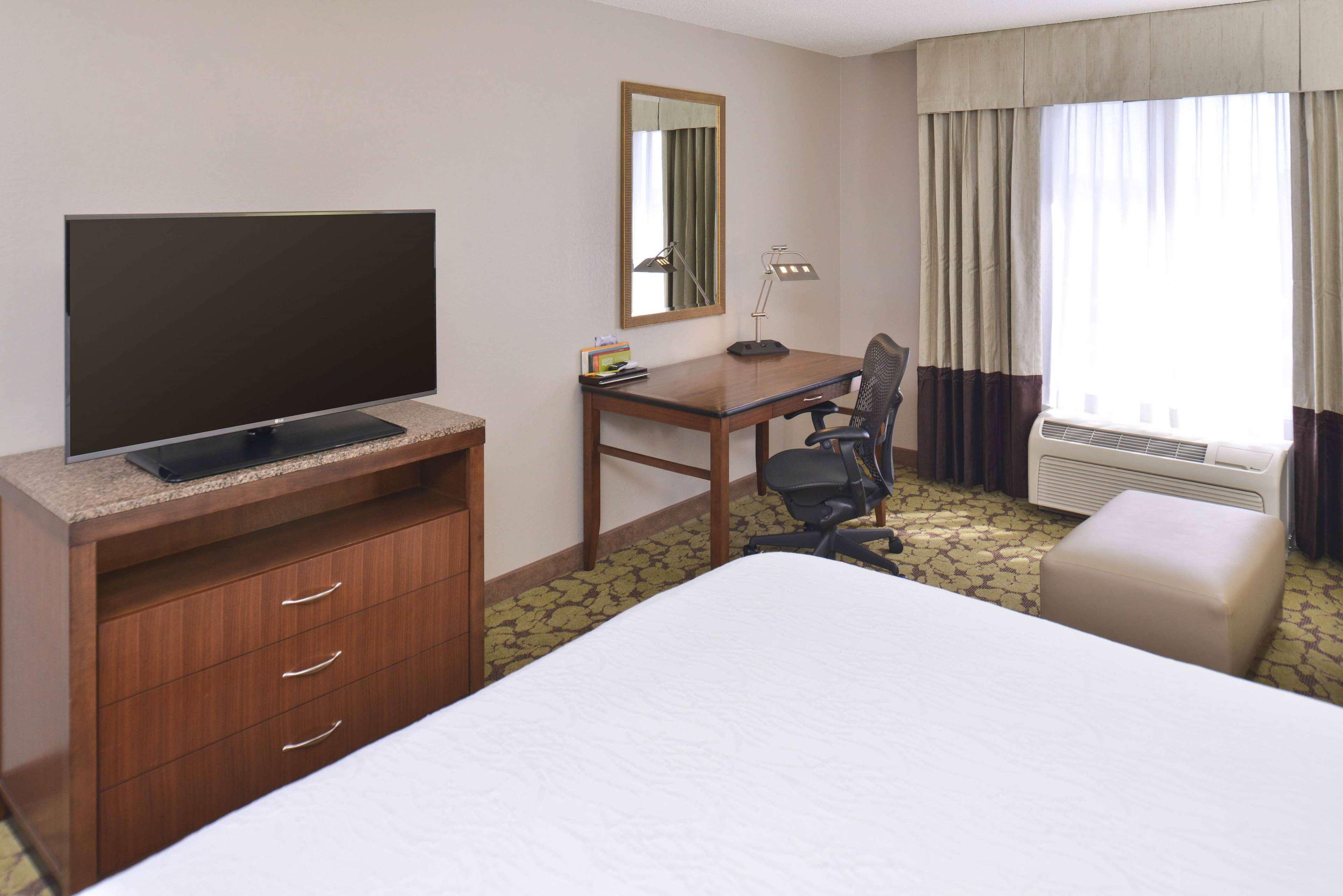 Hilton Garden Inn Indianapolis/Carmel Bagian luar foto