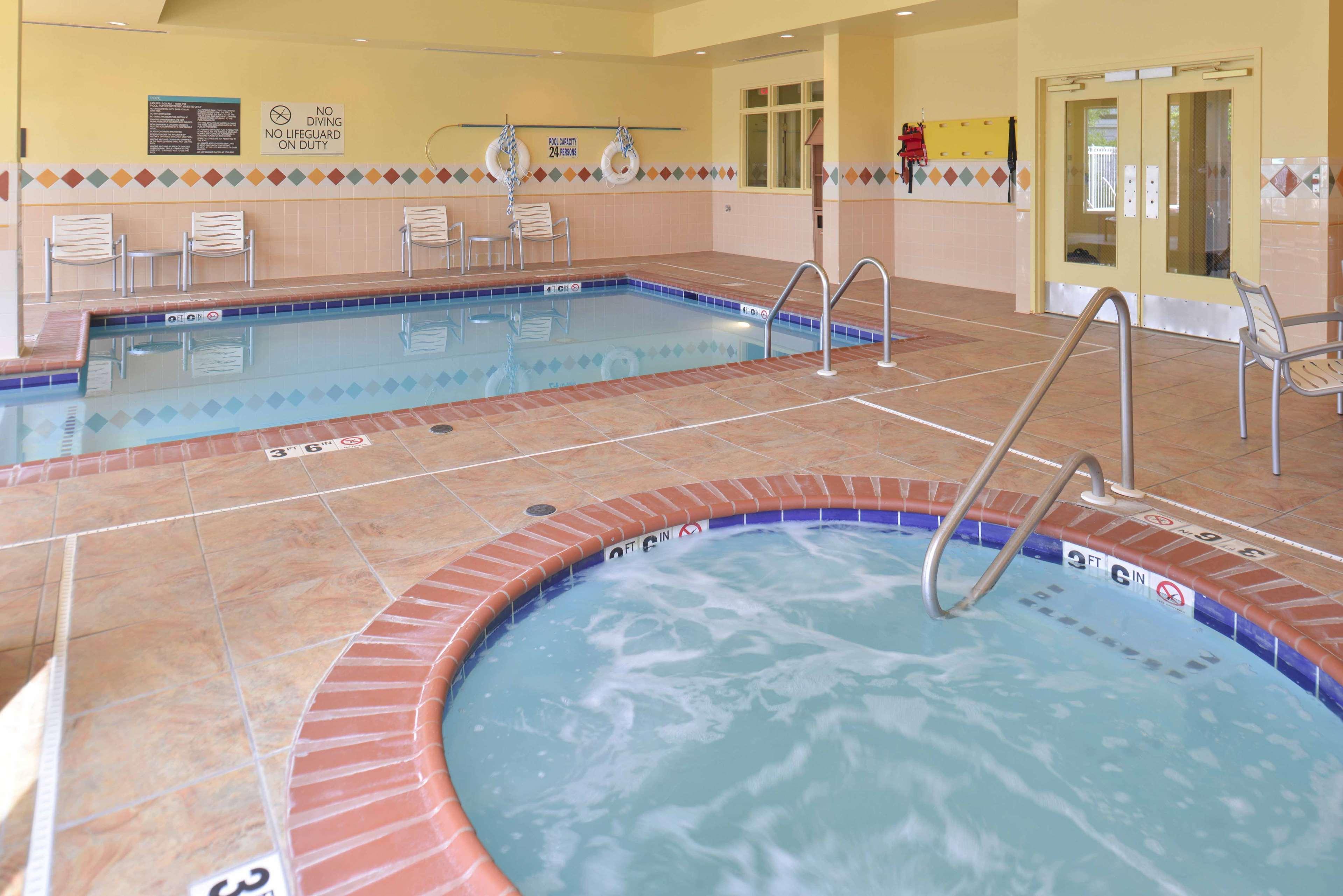 Hilton Garden Inn Indianapolis/Carmel Bagian luar foto